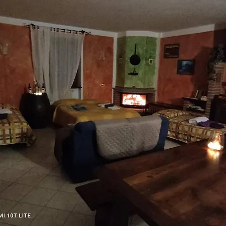 A 2,5 Km Dal Centro Di Alba Con Vista Sulle Langhe Ferienhaus