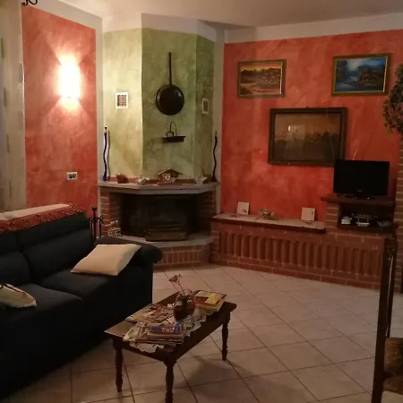 A 2,5 Km Dal Centro Di Alba Con Vista Sulle Langhe